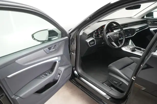 Audi A6 view 11