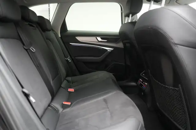 Audi A6 view 9