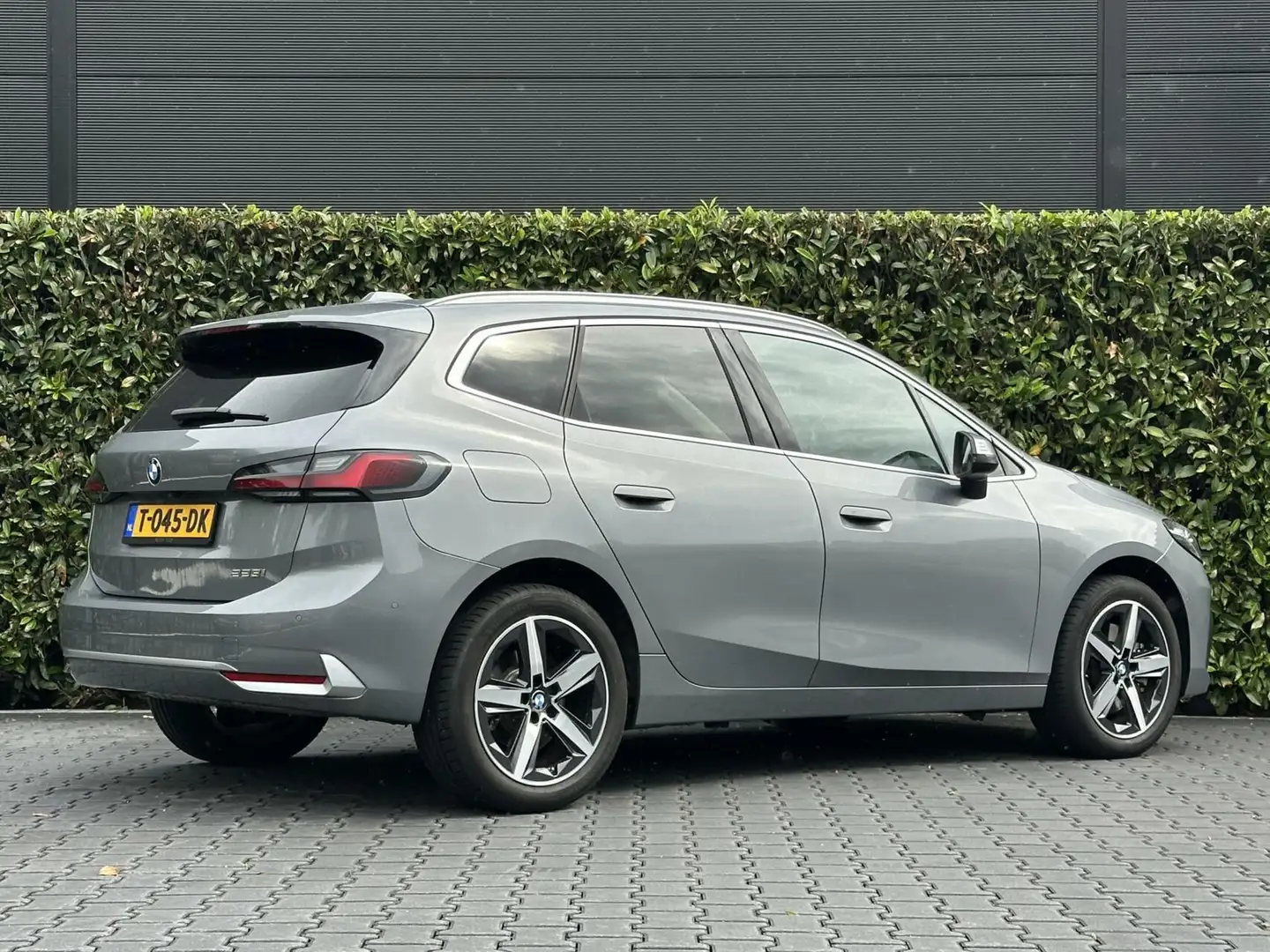 BMW 223 2-serie Active Tourer 223i, NIEUW MODEL, NL AUTO, Grijs - 2
