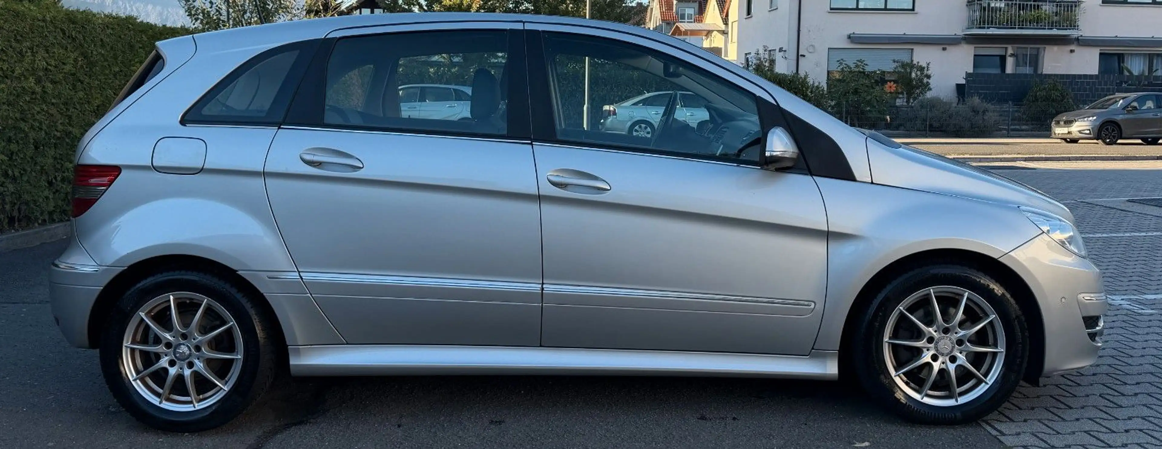 Mercedes-Benz B 200 CDI AUTOMATIK XENON PDC LEDER SPORTPAKET — photo 9