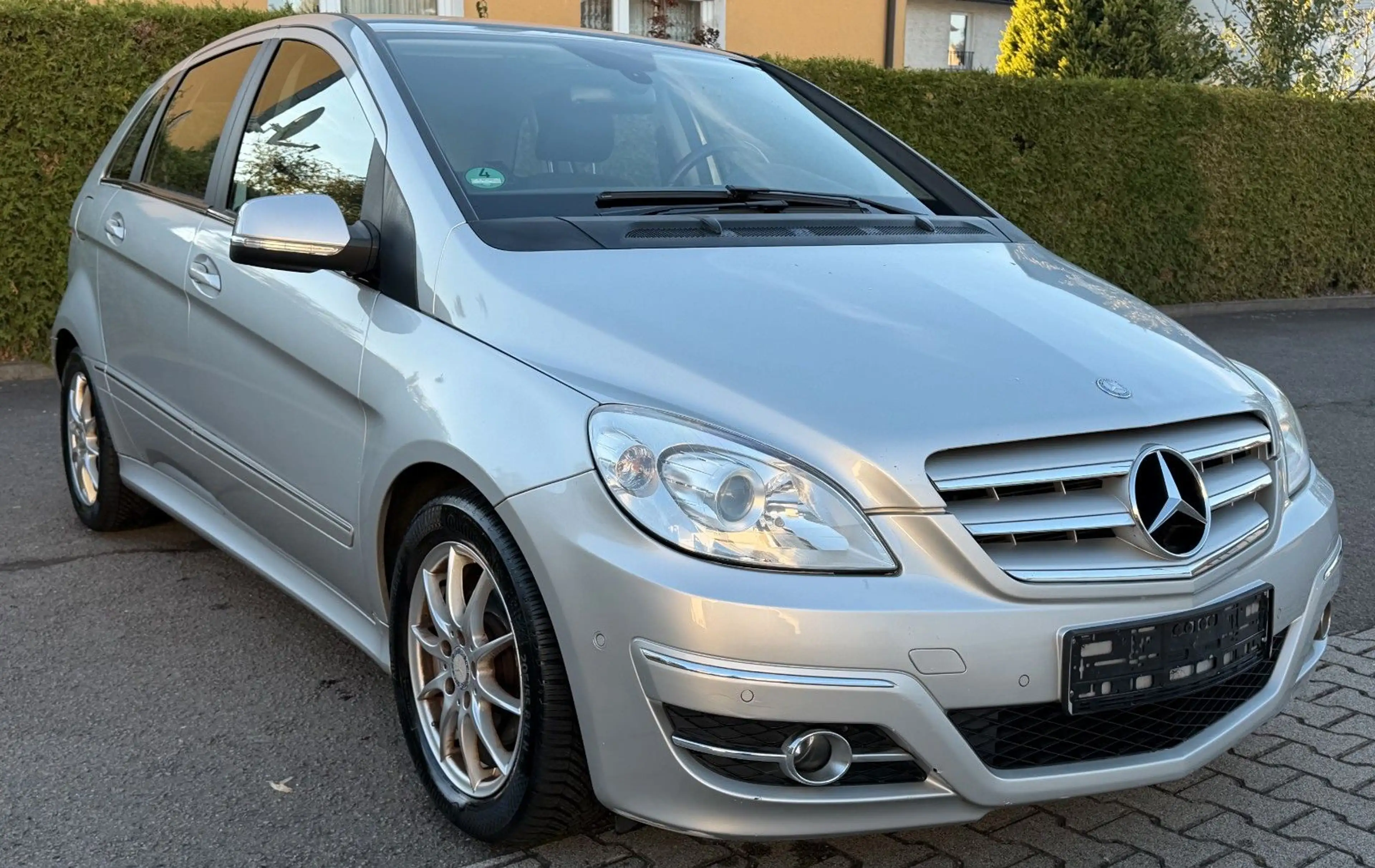 Mercedes-Benz B 200 CDI AUTOMATIK XENON PDC LEDER SPORTPAKET — photo 2