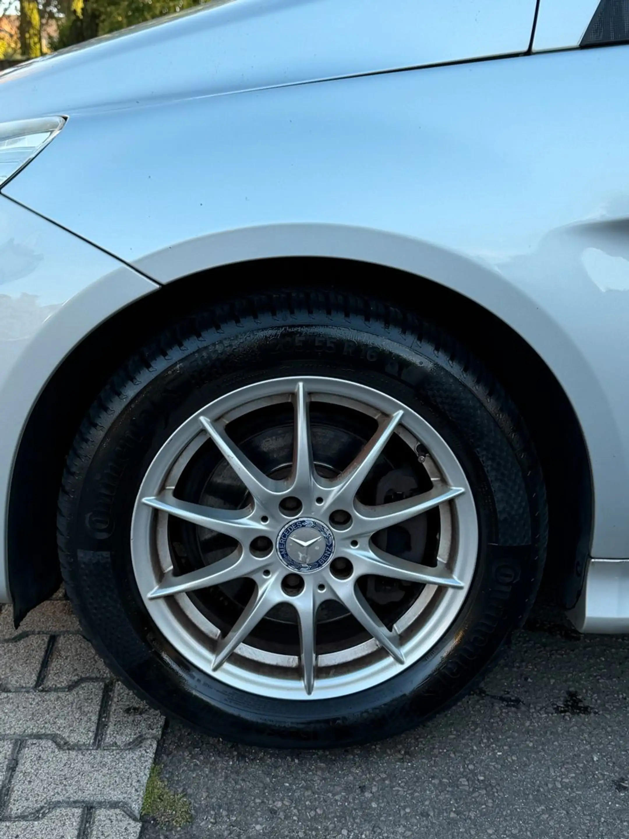 Mercedes-Benz B 200 CDI AUTOMATIK XENON PDC LEDER SPORTPAKET — photo 14