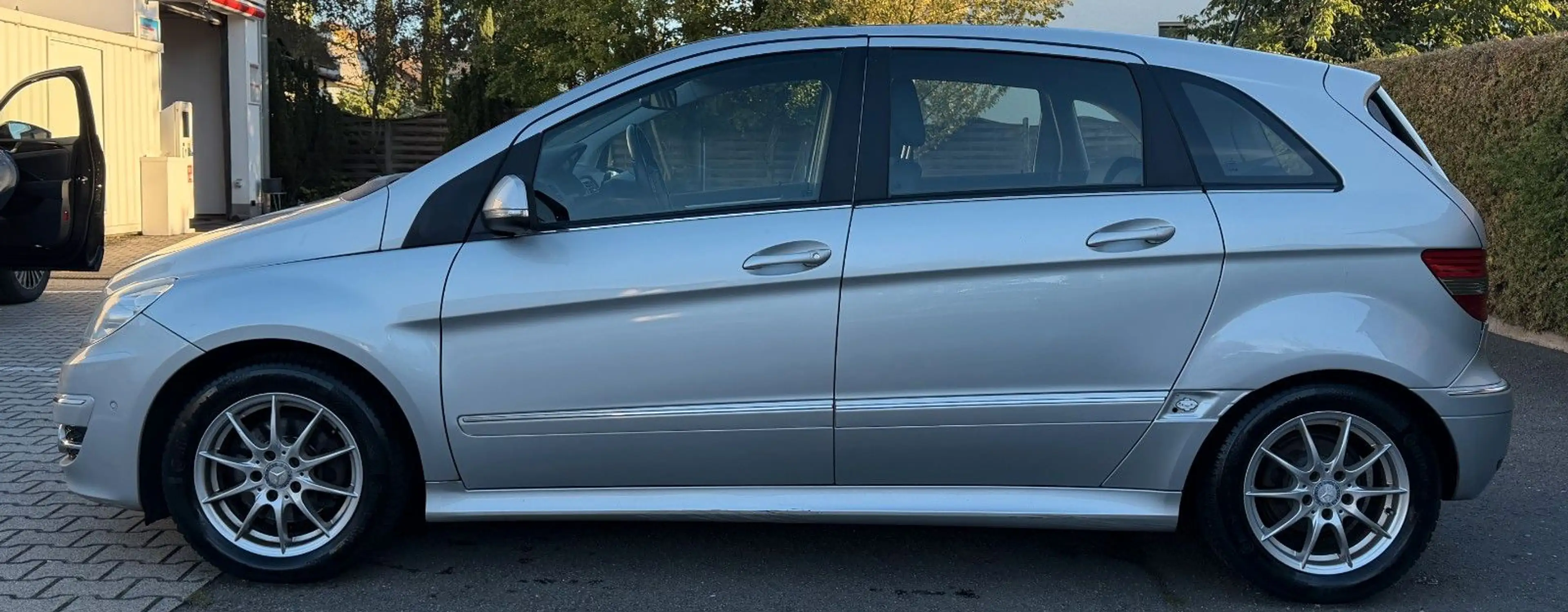 Mercedes-Benz B 200 CDI AUTOMATIK XENON PDC LEDER SPORTPAKET — photo 10