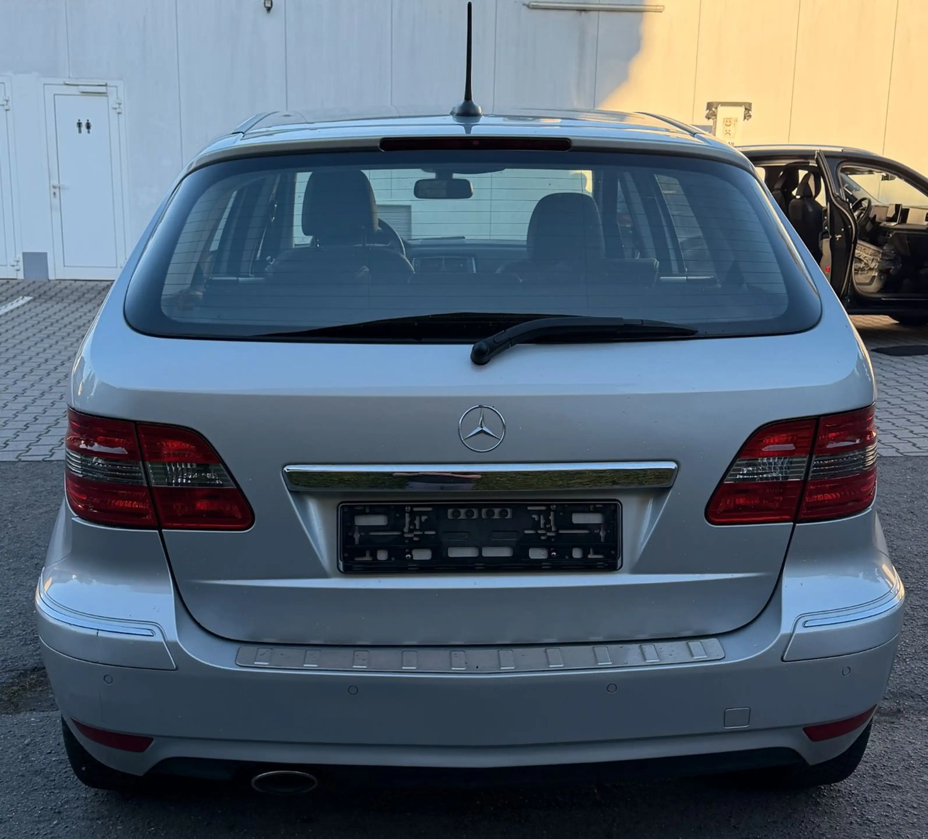 Mercedes-Benz B 200 CDI AUTOMATIK XENON PDC LEDER SPORTPAKET — photo 12