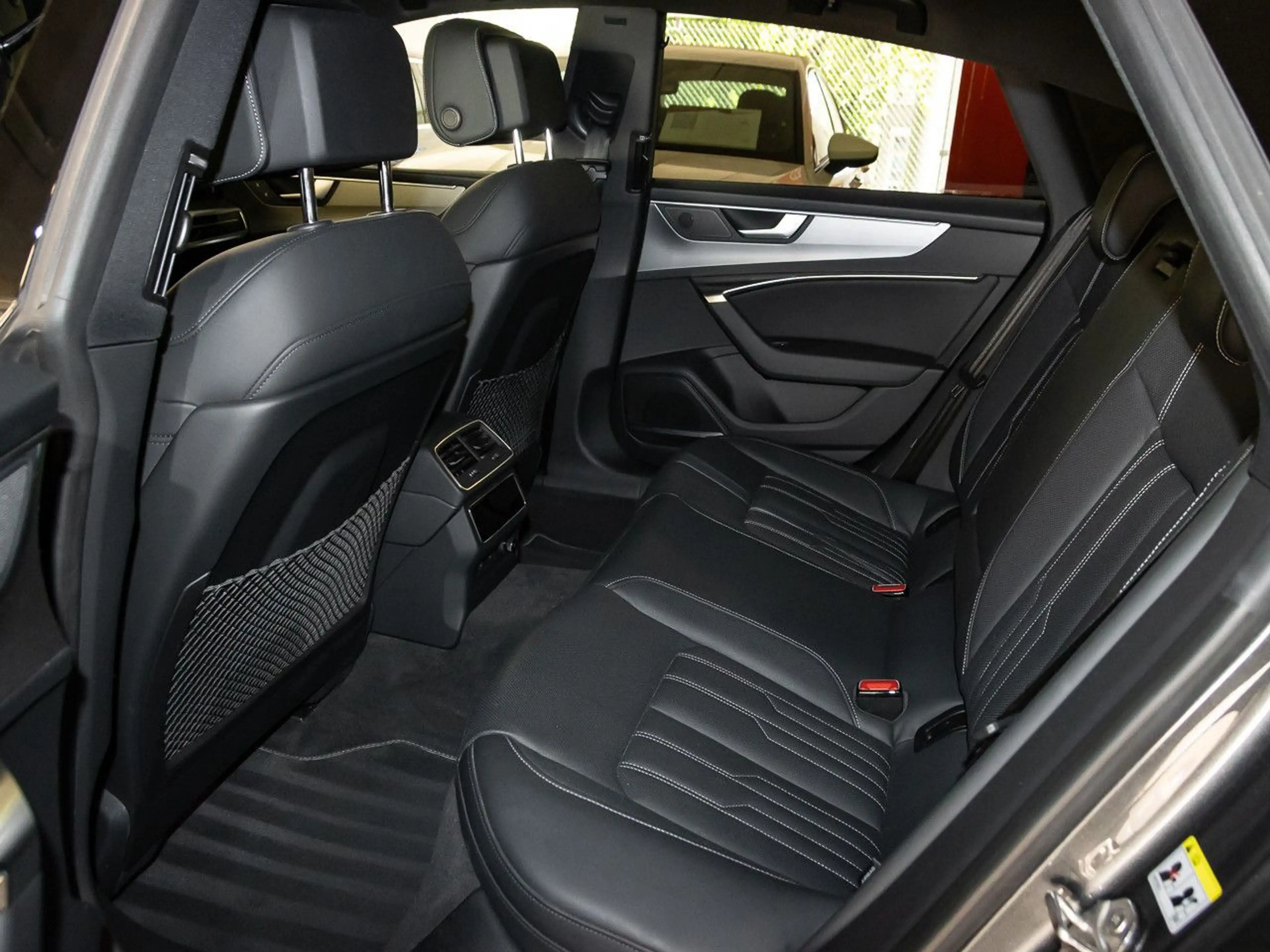 Audi A7 50 TFSI e quattro S line AHK 20'' — photo 11