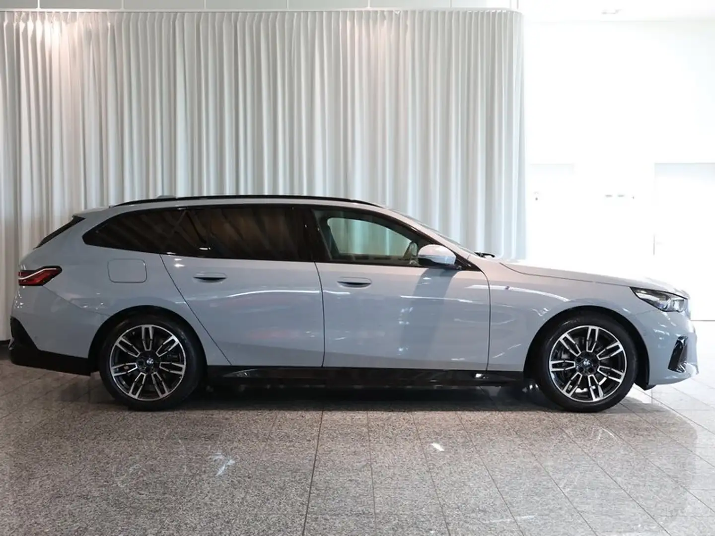 BMW 540 d xDrive Tour M Sport AHK StandHeiz. B&O 360° Grau - 2