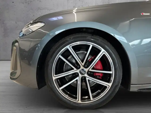 Audi A5 view 4