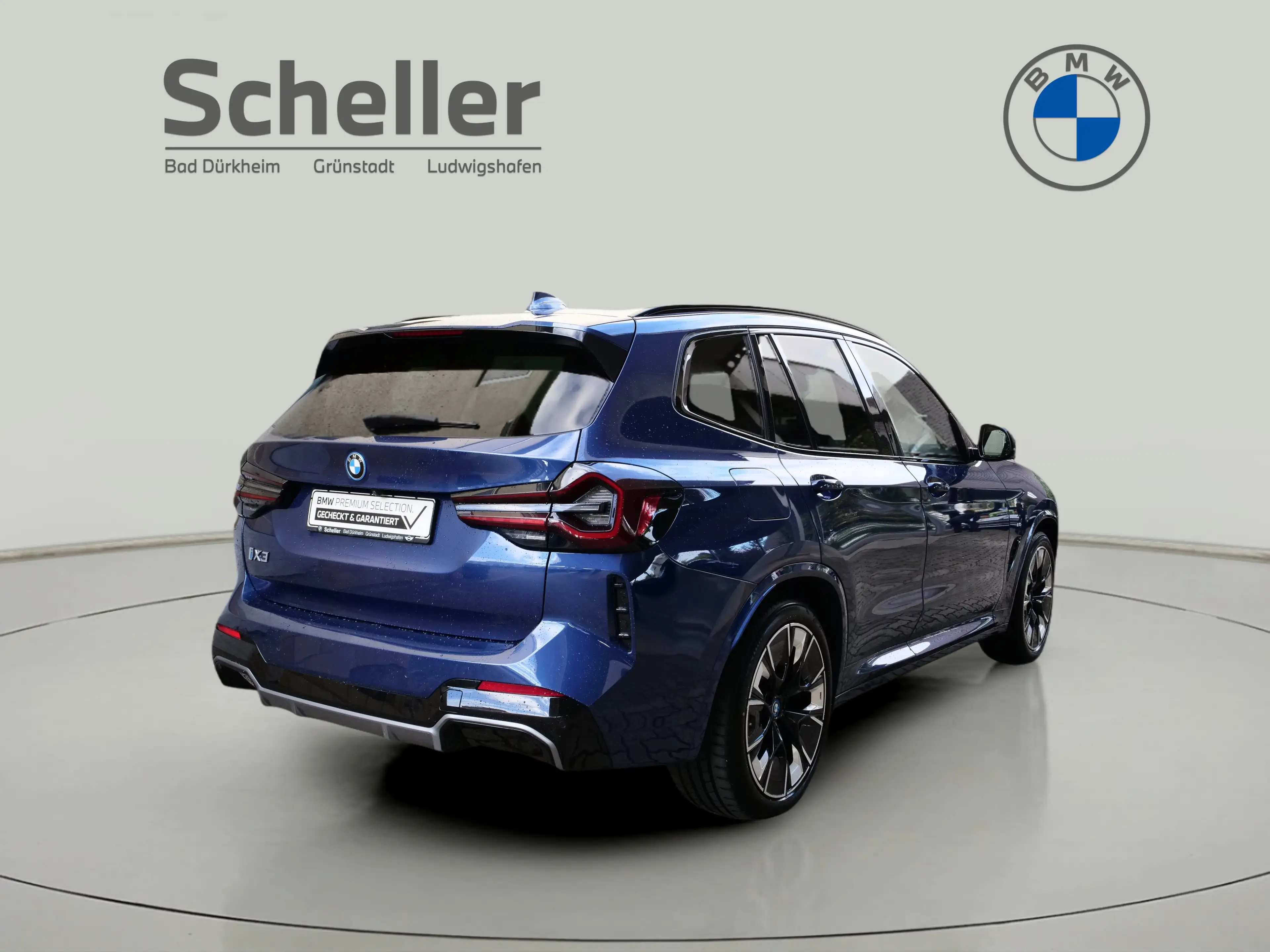 BMW iX3 — photo 9