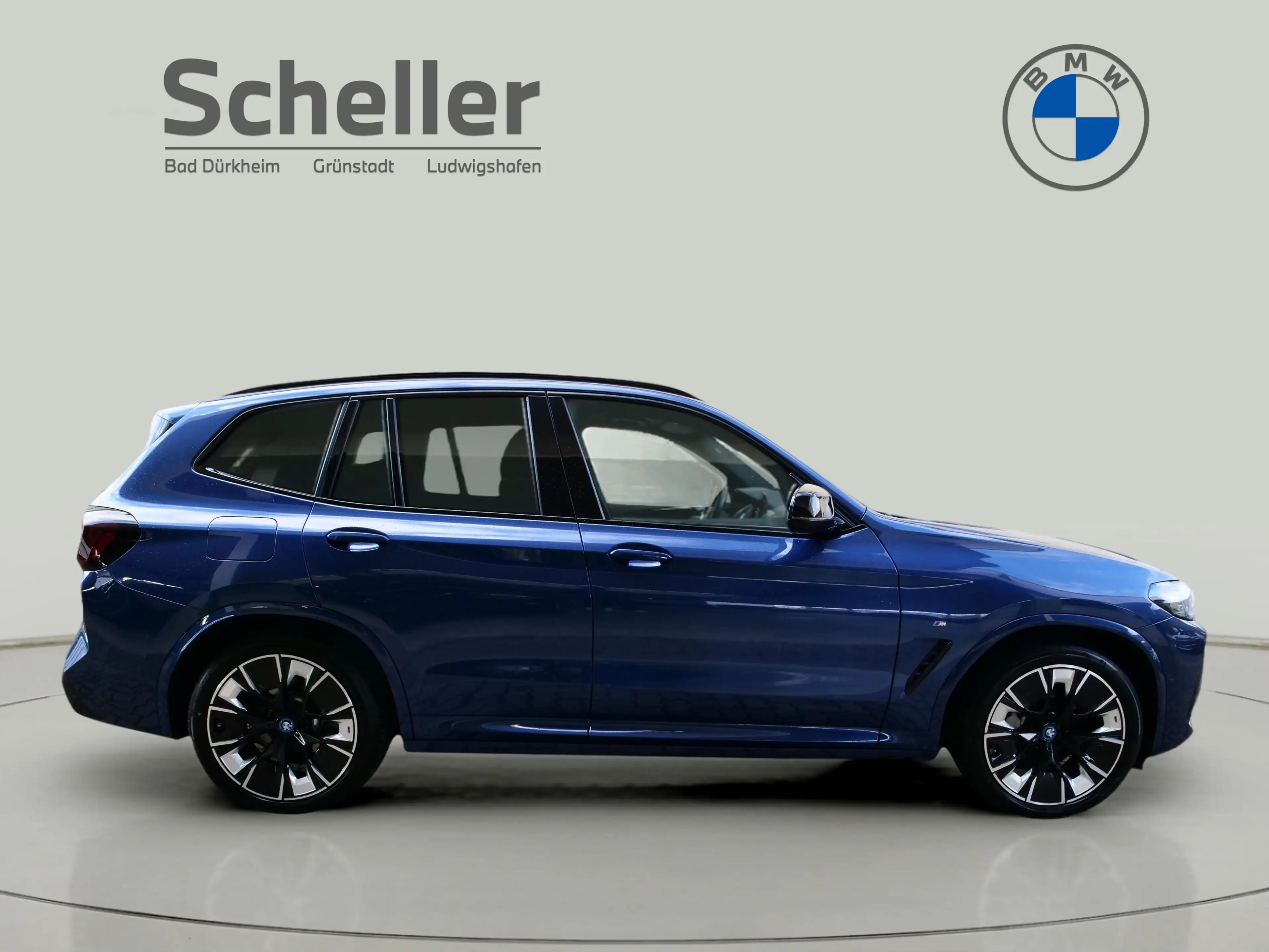 BMW iX3 — photo 11