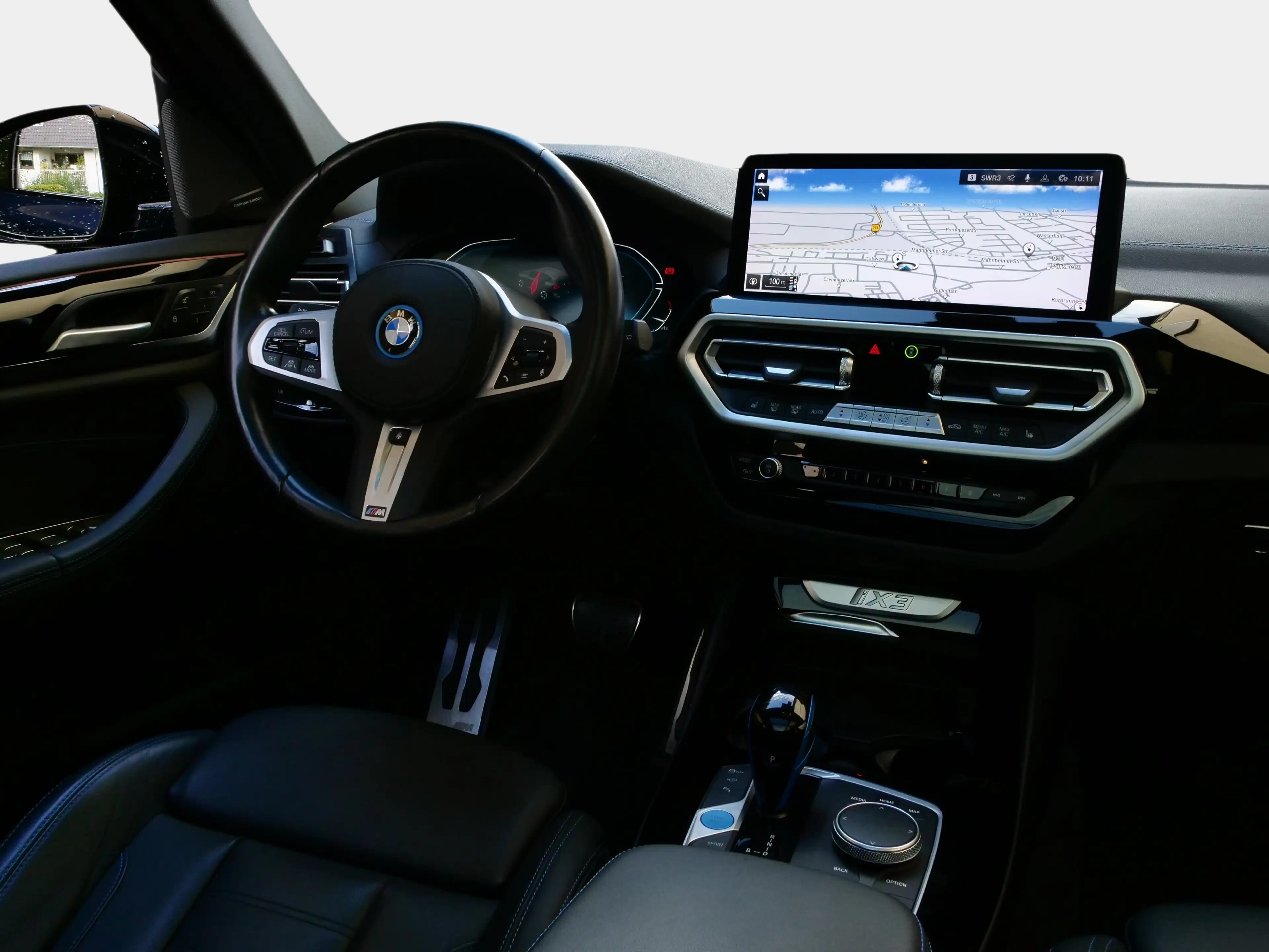 BMW iX3 — photo 13