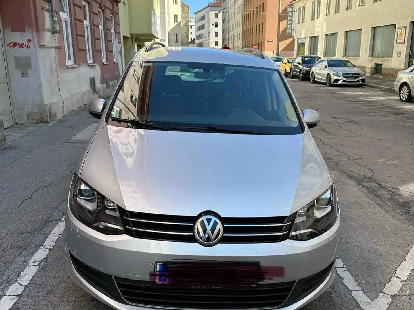 Volkswagen Sharan 2.0 TDI DSG (BlueMotion Technology) Highline Grau - 1