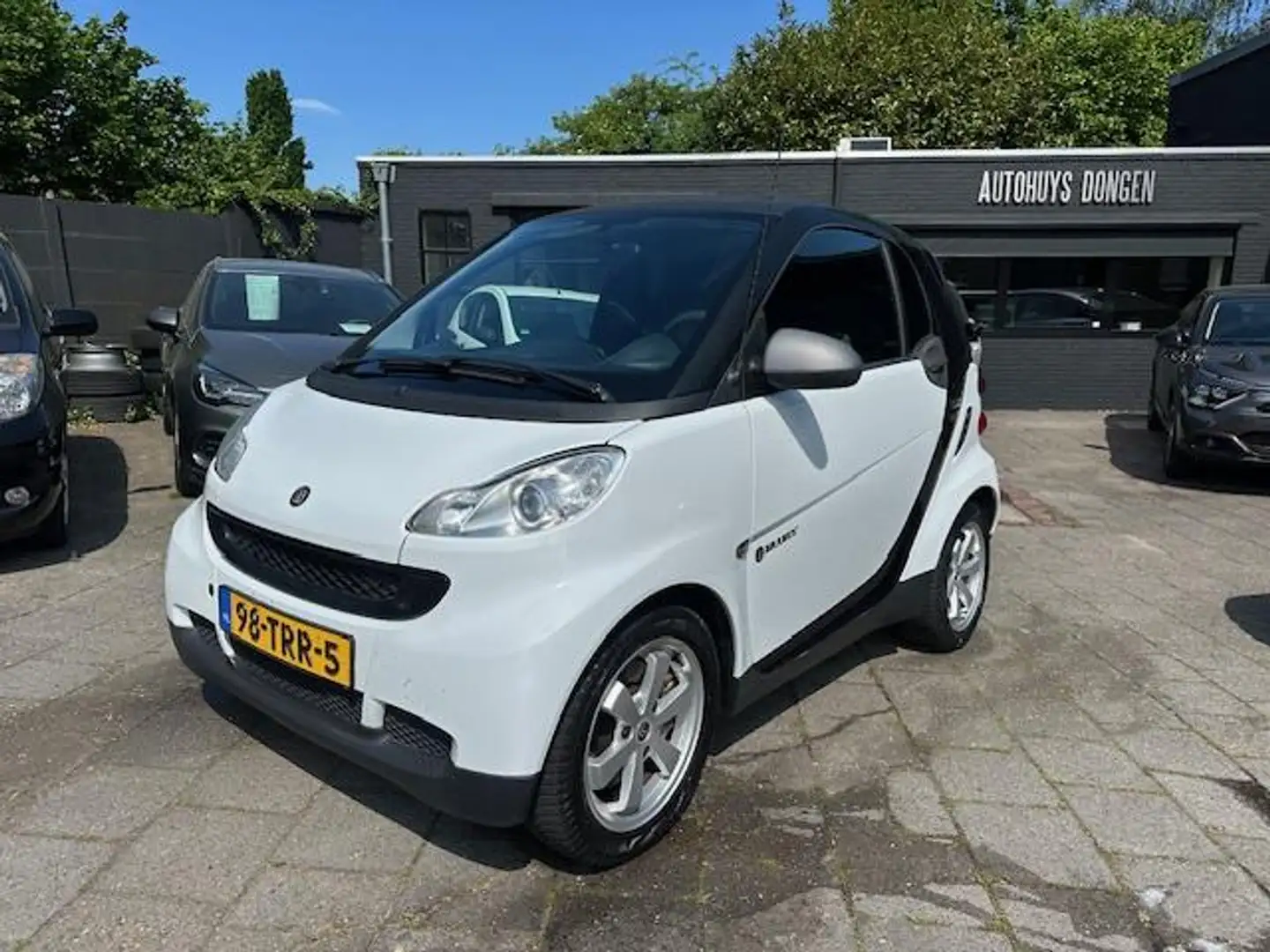 smart forTwo coupé 1.0 (61pk) mhd Aut Pure! Airco! Blanc - 1