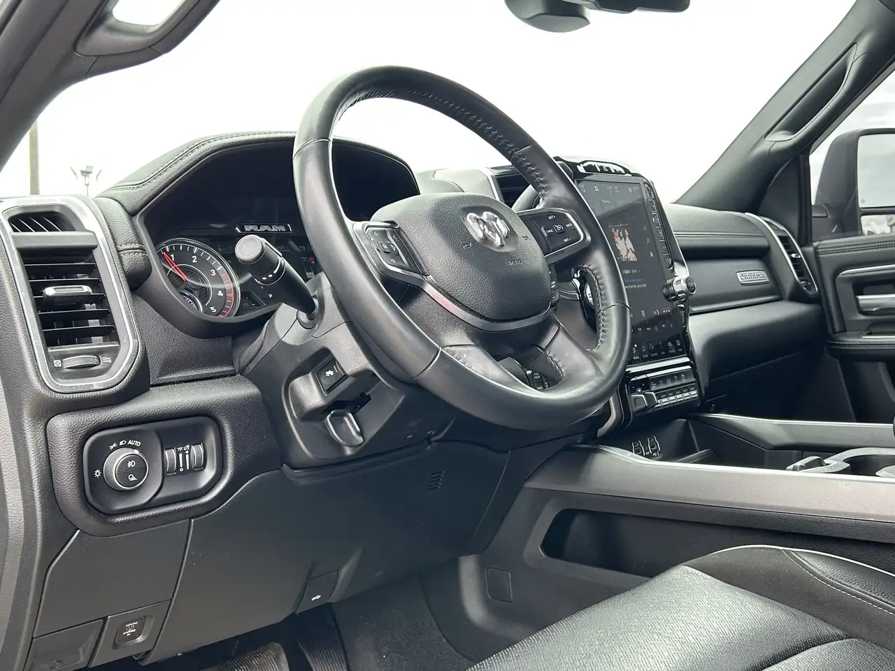 RAM 2500 снимка RAM 2500