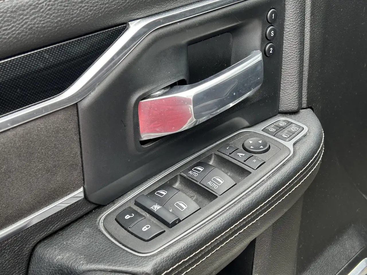 RAM 2500 снимка RAM 2500