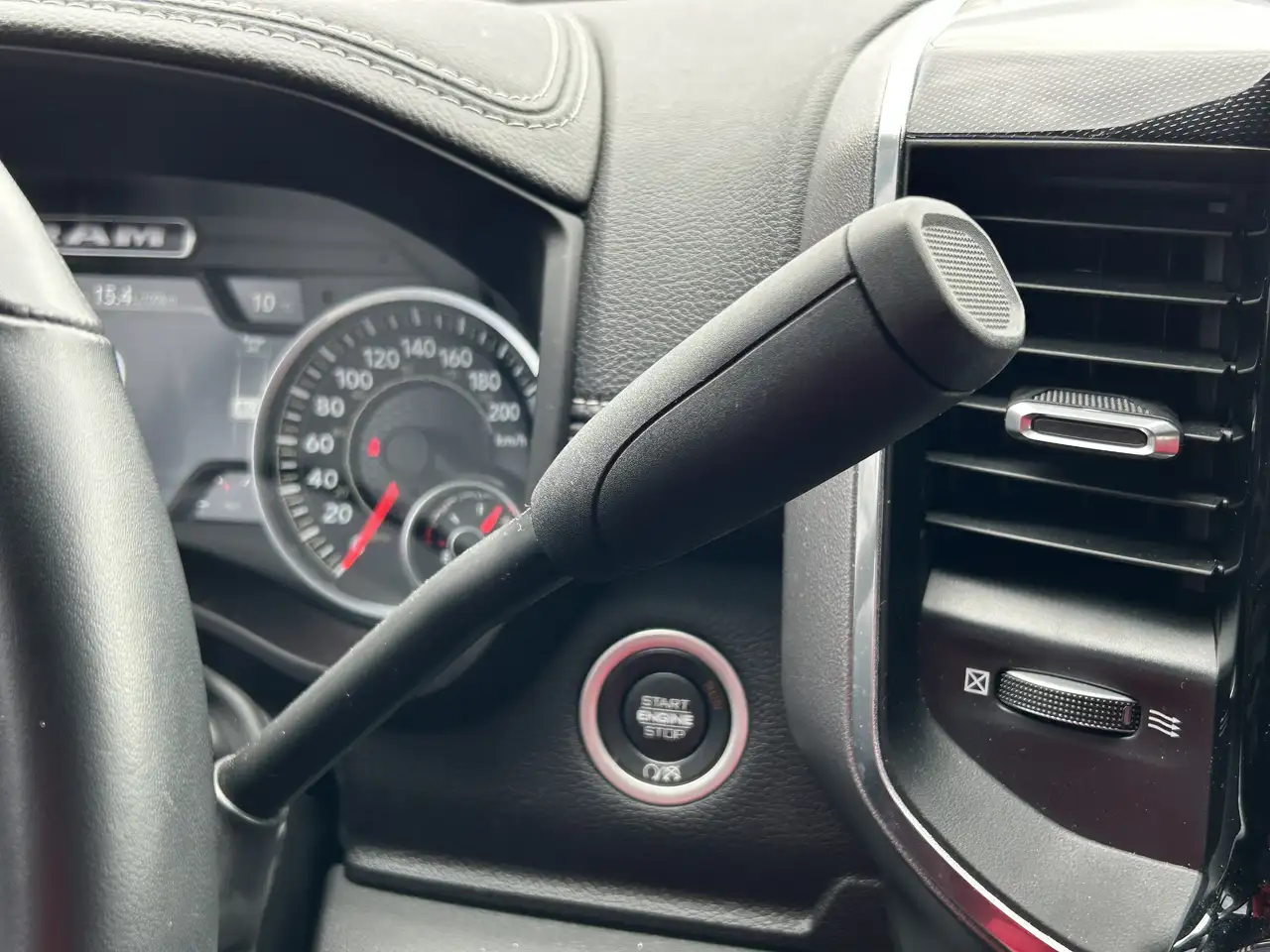 RAM 2500 снимка RAM 2500