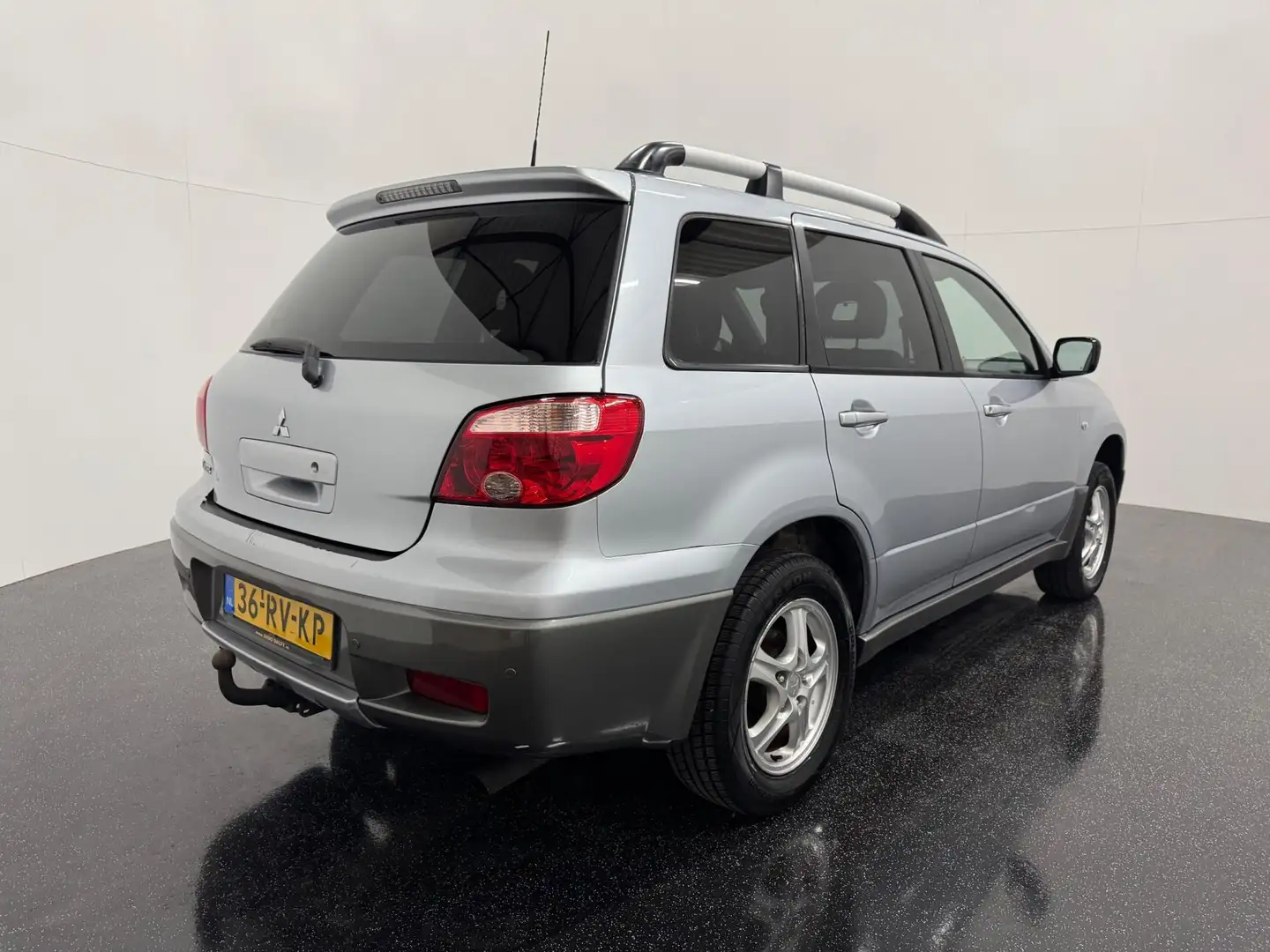 Mitsubishi Outlander 2.0 Invite plus Trekhaak/LPG G3 Gris - 2