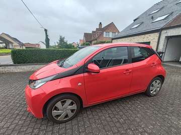 Aygo 1.0 VVT-i Multi Mode x-play LHD