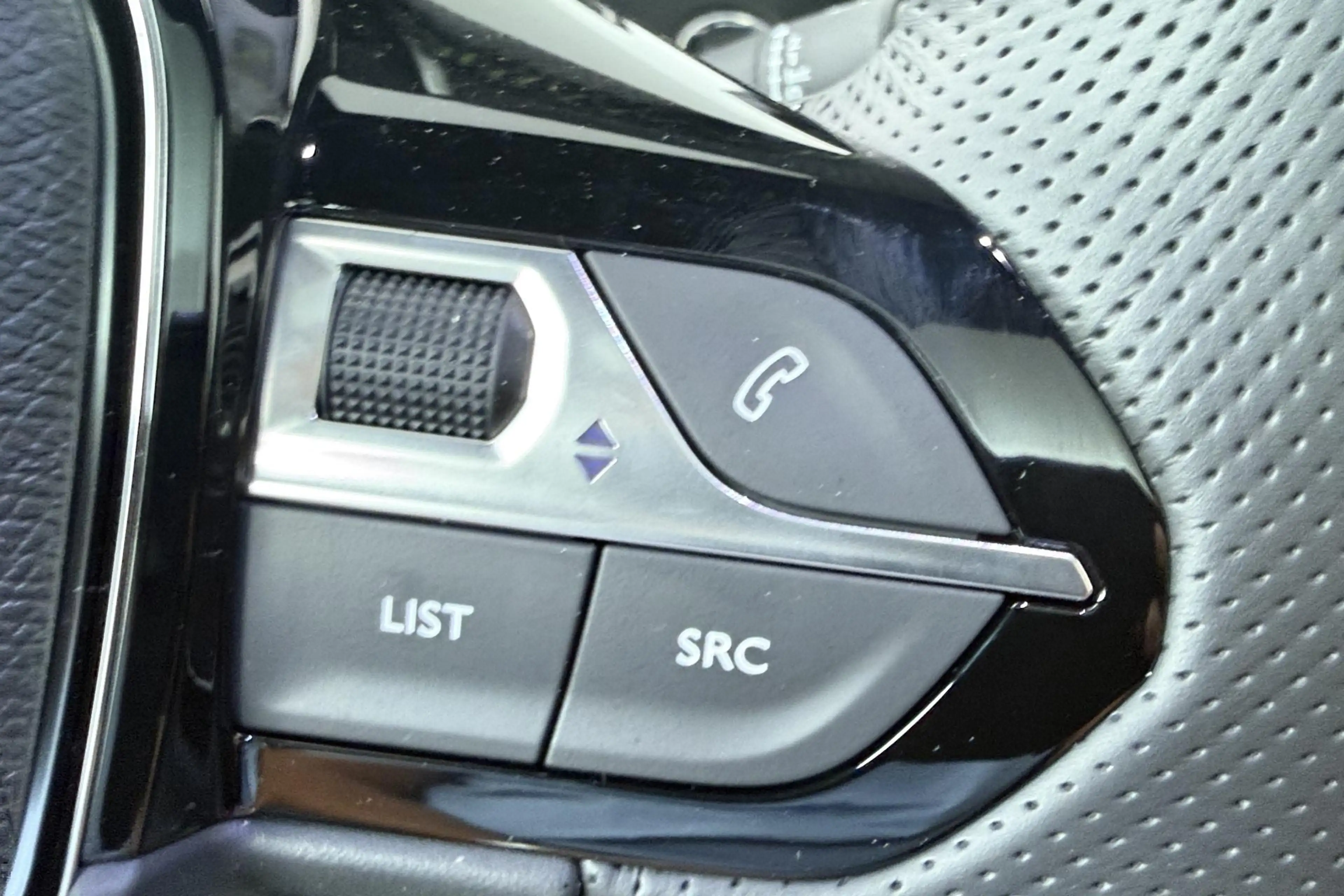 Peugeot e-208 EV GT Avantage 51 kWh | Climate Control | Camera | — photo 15