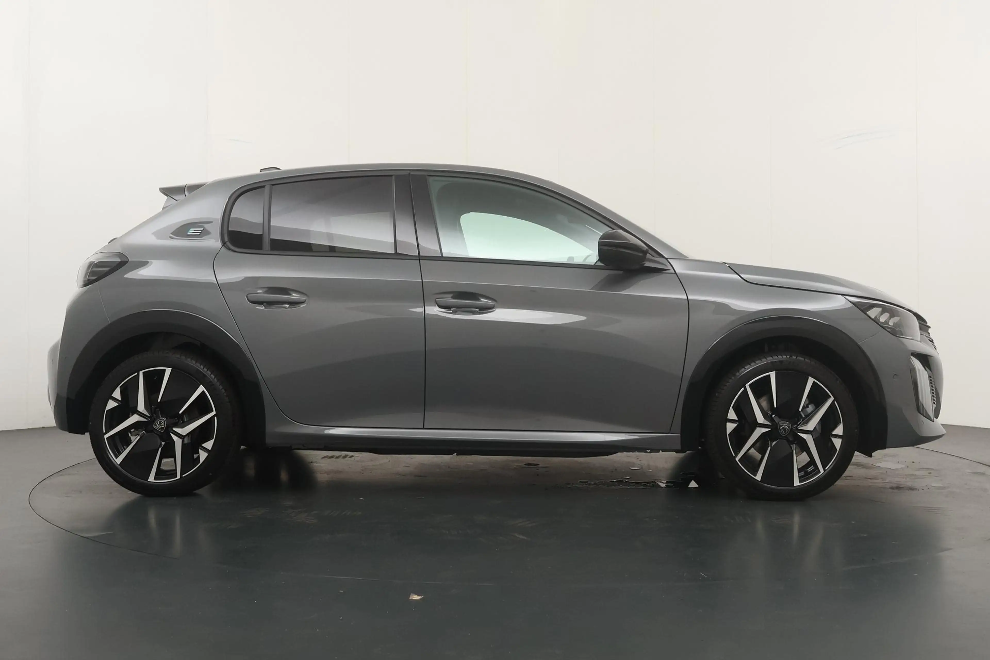 Peugeot e-208 EV GT Avantage 51 kWh | Climate Control | Camera | — photo 11