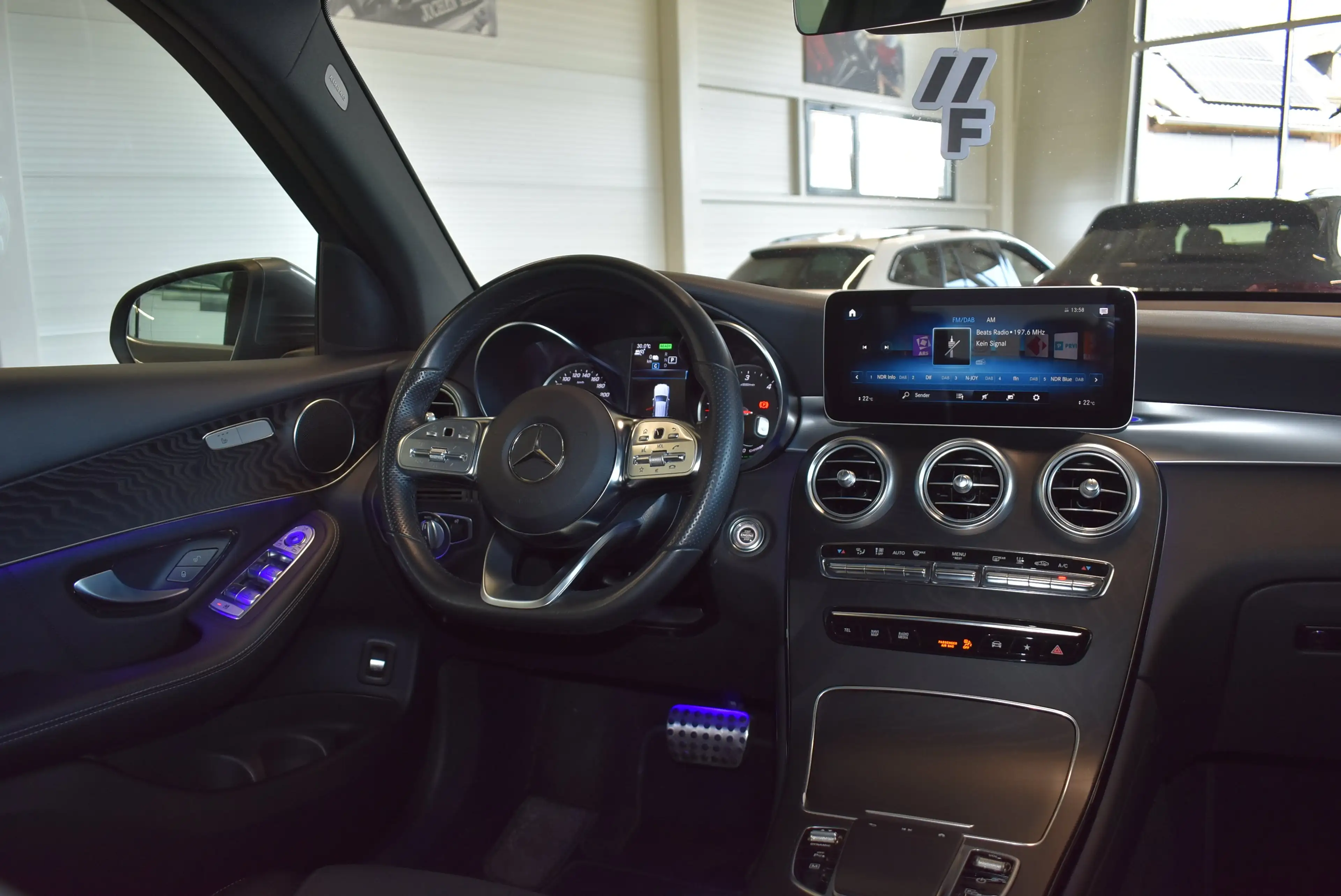 Mercedes-Benz GLC 300 GLC 300 de 4Matic //AMG Sport — photo 15