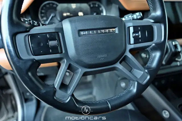 Land Rover Defender view 14