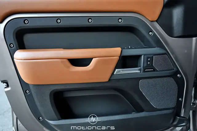 Land Rover Defender view 16