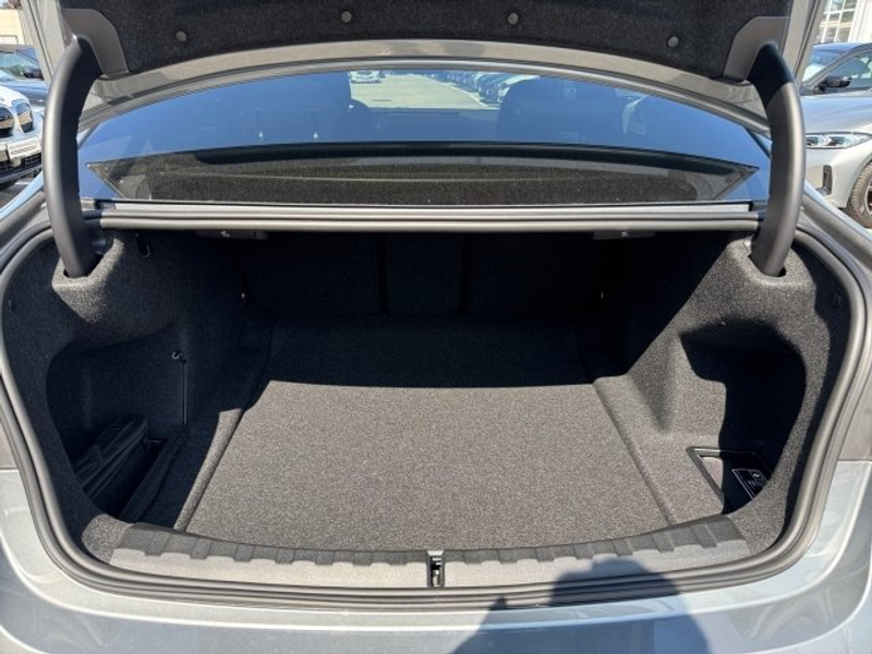 BMW 318 i Limousine G20 — photo 10