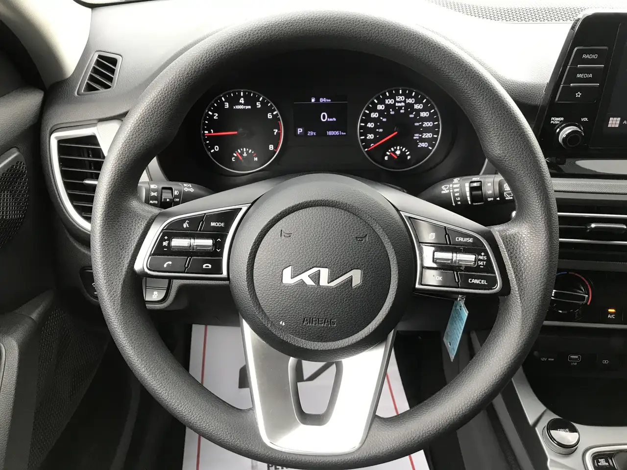Kia Seltos photo Kia Seltos