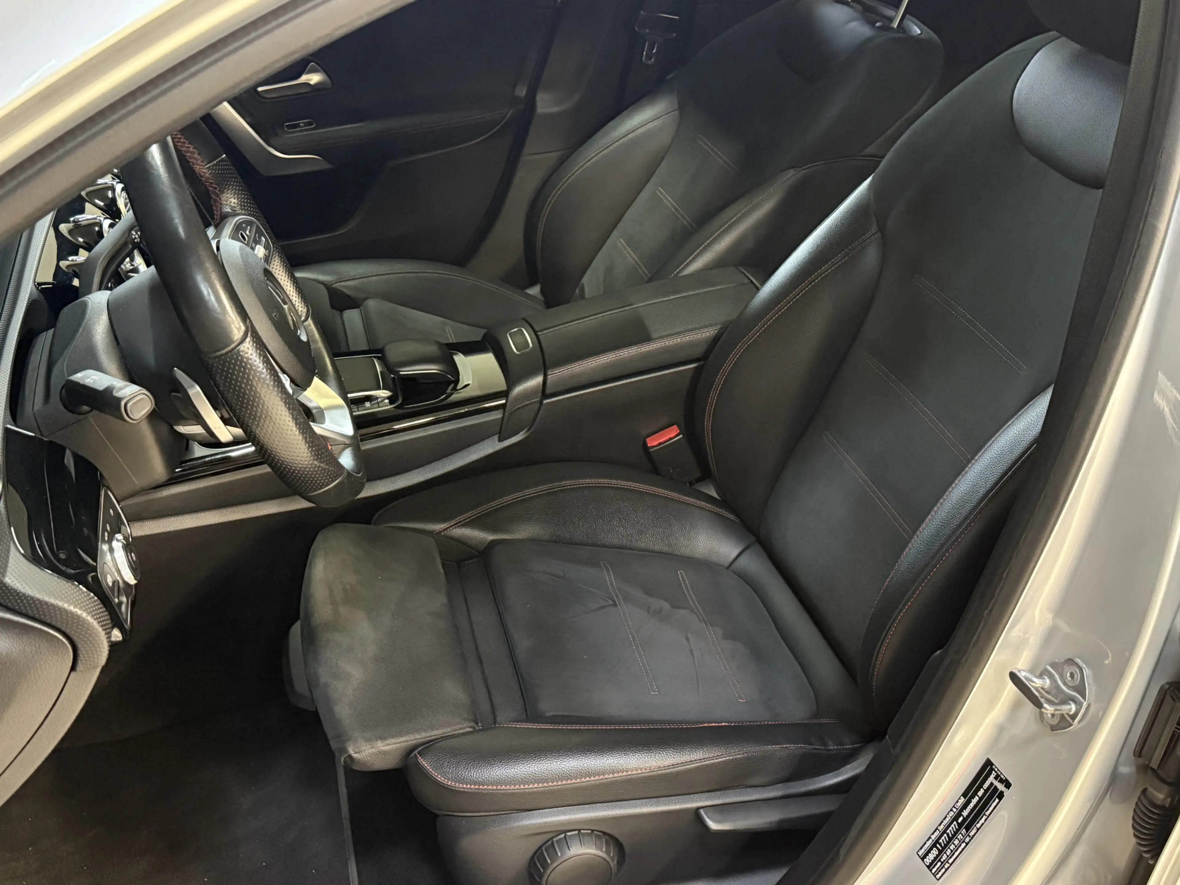 Mercedes-Benz A 220 4MATIC Premium | Panoramadak | Sfeerverlichting | — photo 10