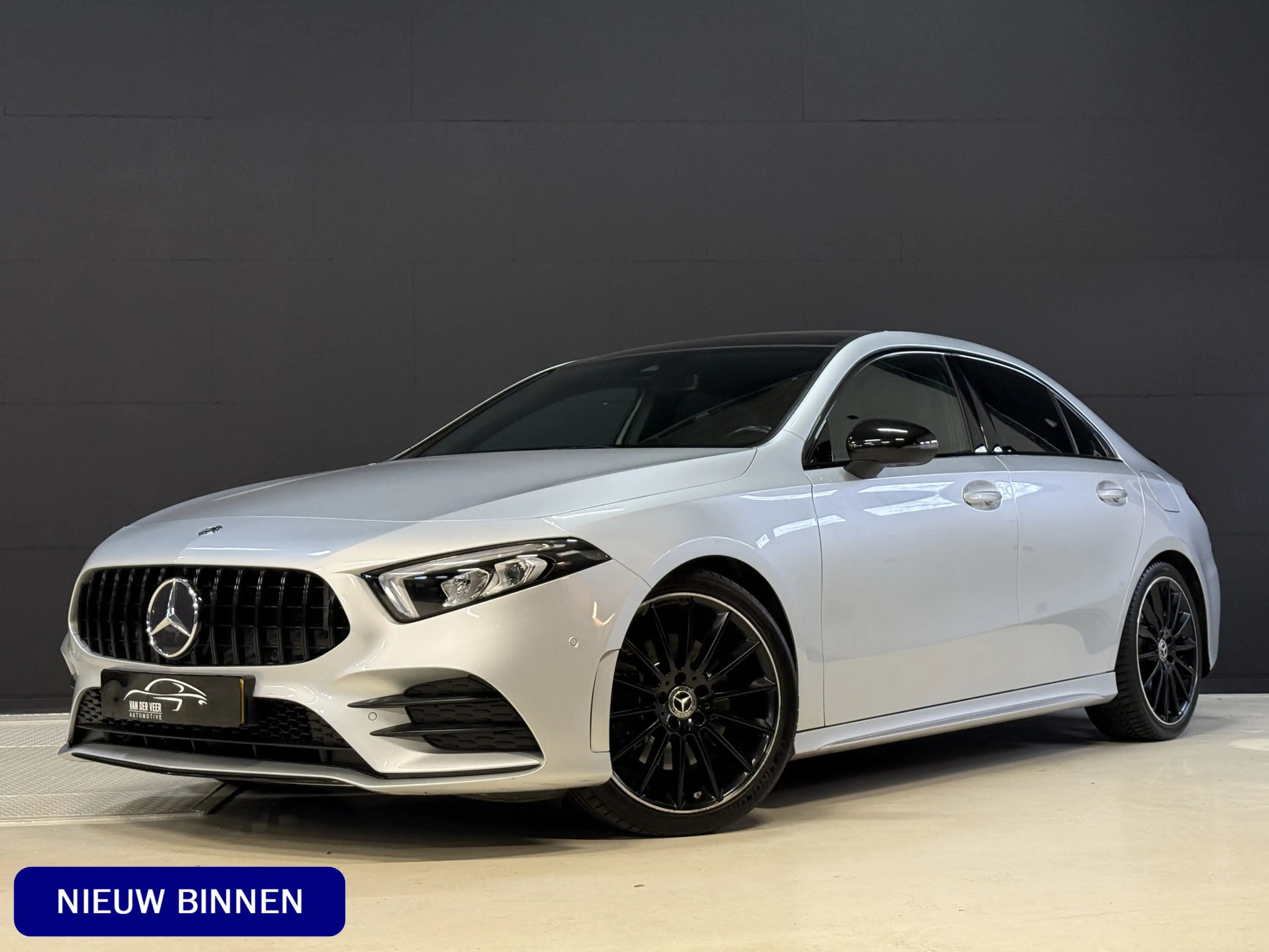 Mercedes-Benz A 220 4MATIC Premium | Panoramadak | Sfeerverlichting |