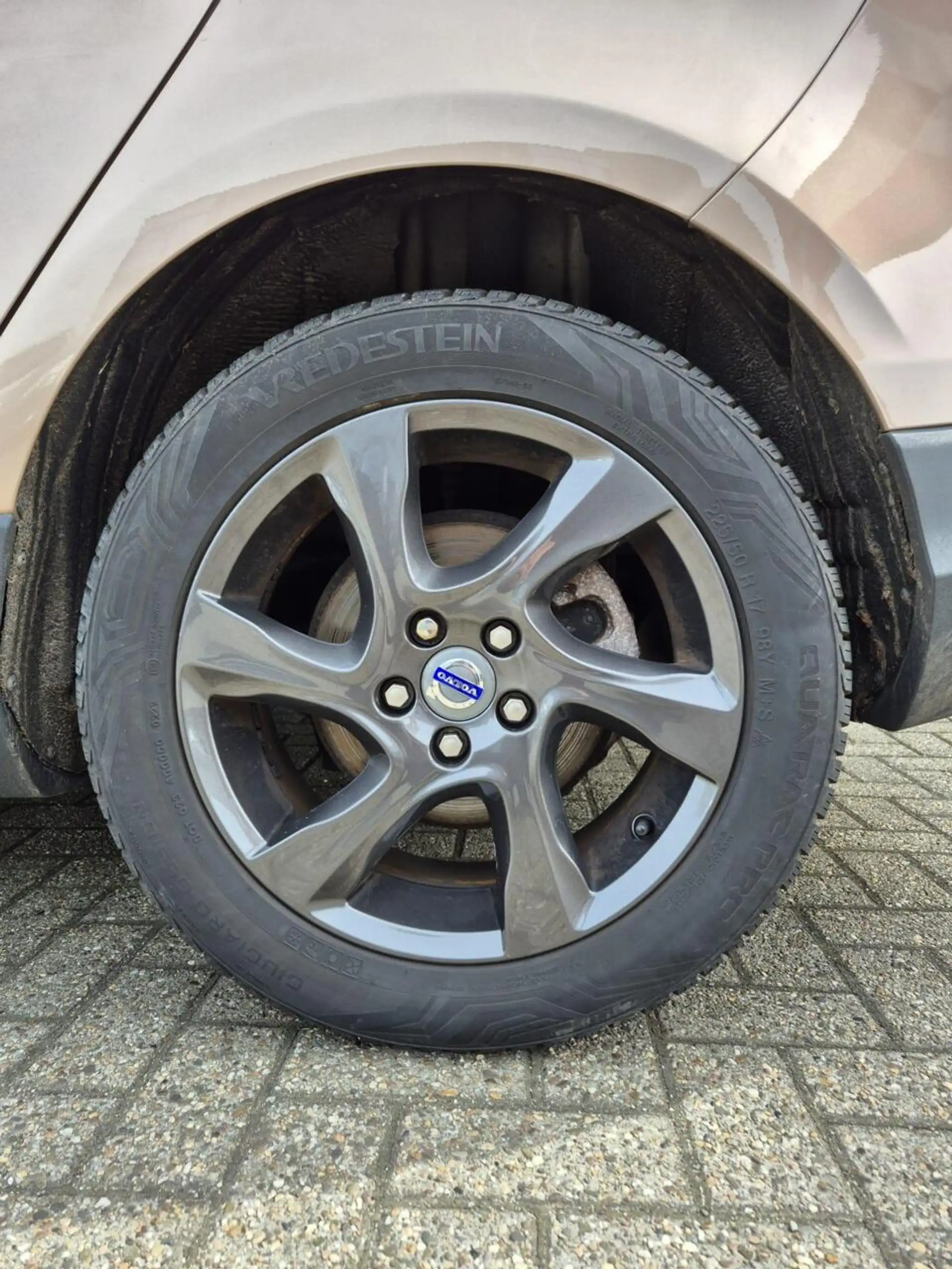Volvo V40 Cross Country 1.6 T4 Momentum — photo 22
