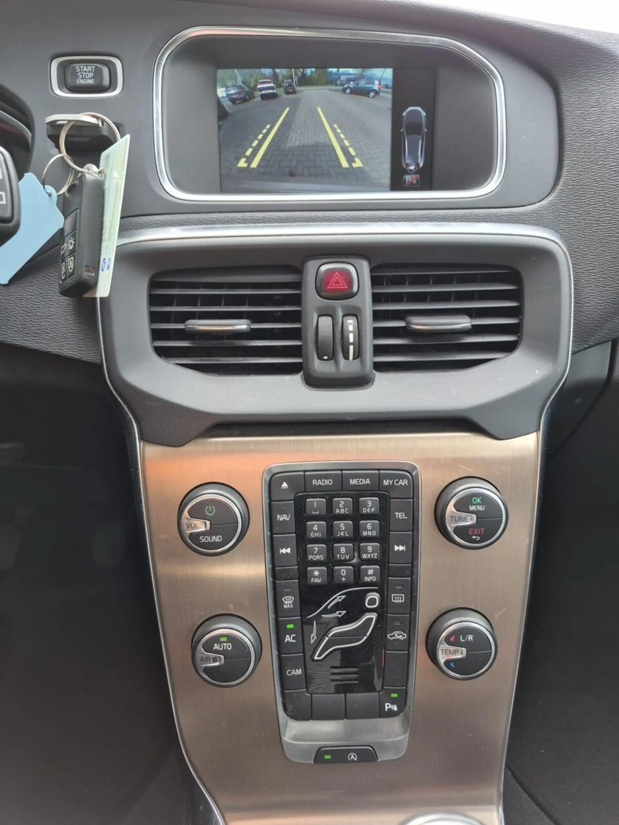 Volvo V40 Cross Country 1.6 T4 Momentum — photo 21