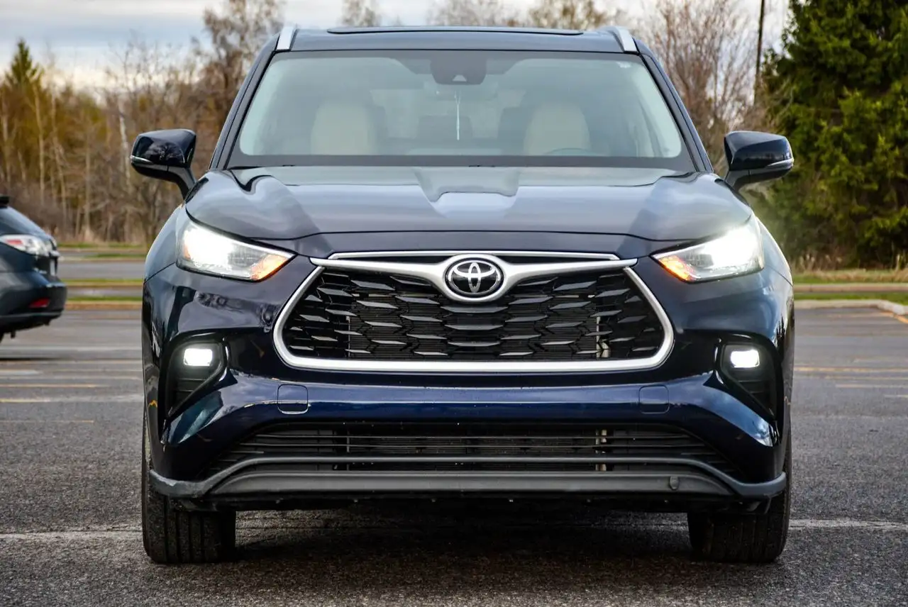 Toyota Highlander снимка Toyota Highlander