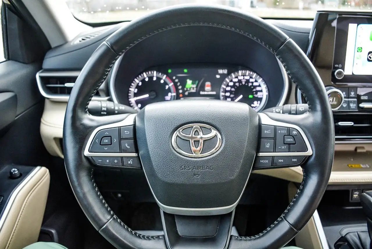 Toyota Highlander снимка Toyota Highlander