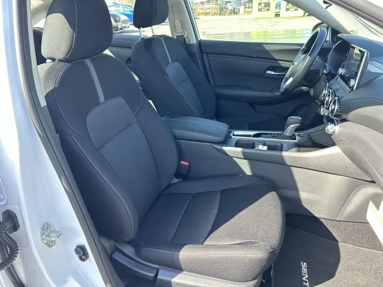 Nissan Sentra photo Nissan Sentra