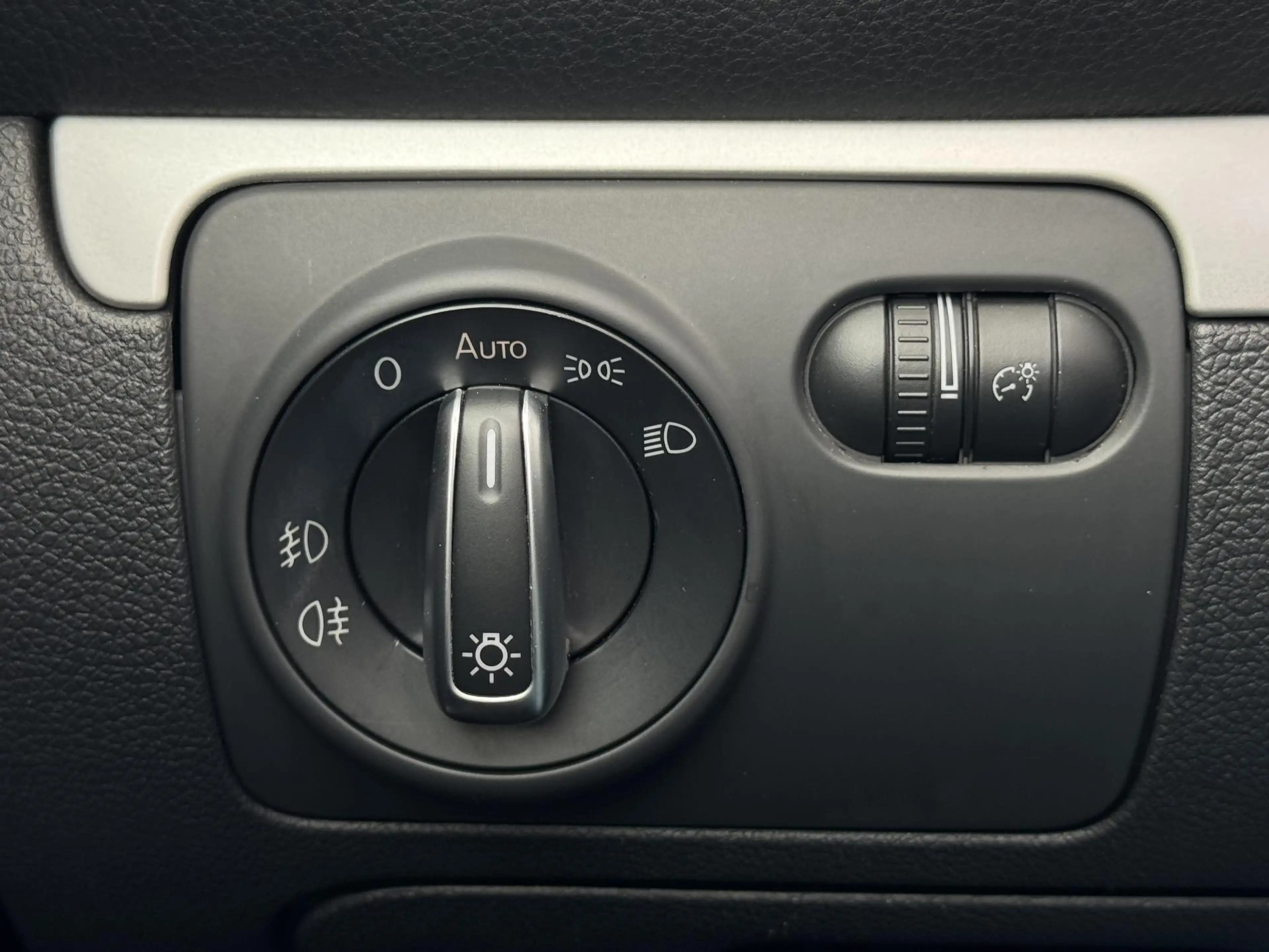 Volkswagen Eos 2.0 TSI Highline LEDER | NAVI | PDC — photo 9