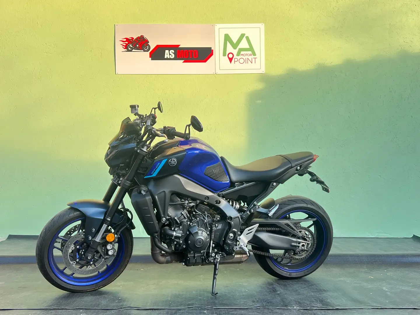 Yamaha MT-09 in formula 50% Azul - 1