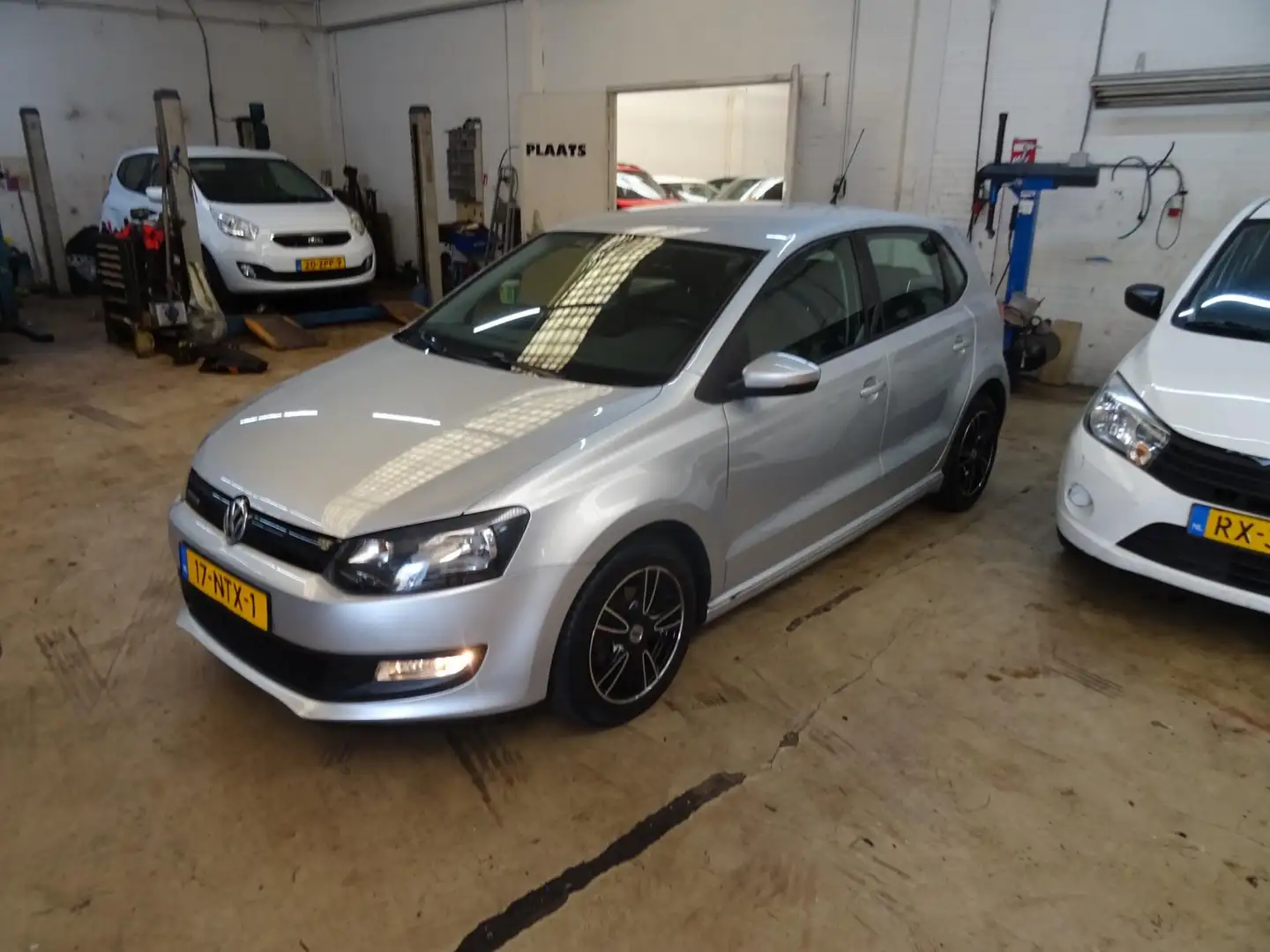 Volkswagen Polo 1.2 TDI BlueMotion Comfortline Gris - 1