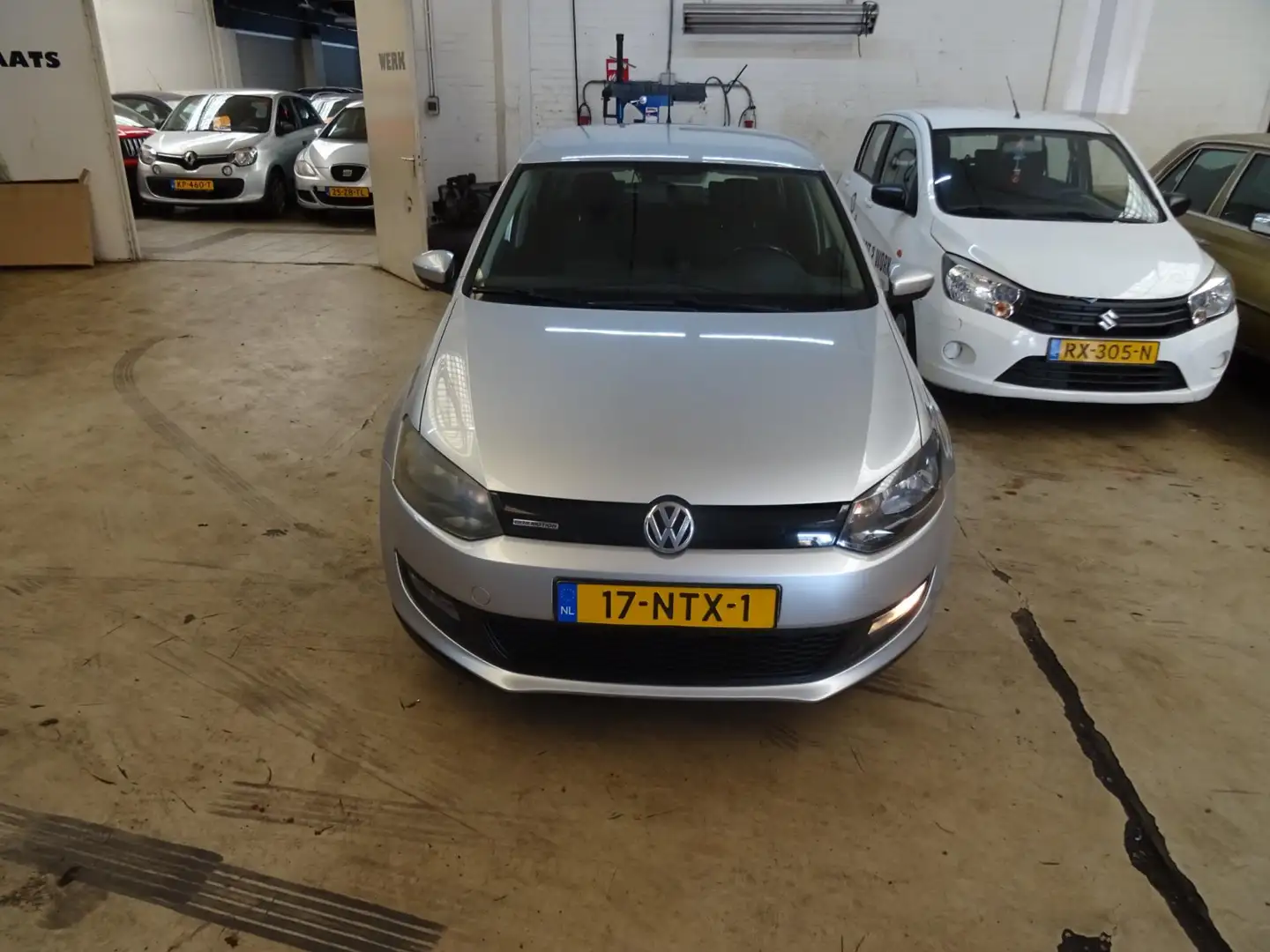Volkswagen Polo 1.2 TDI BlueMotion Comfortline Gris - 2