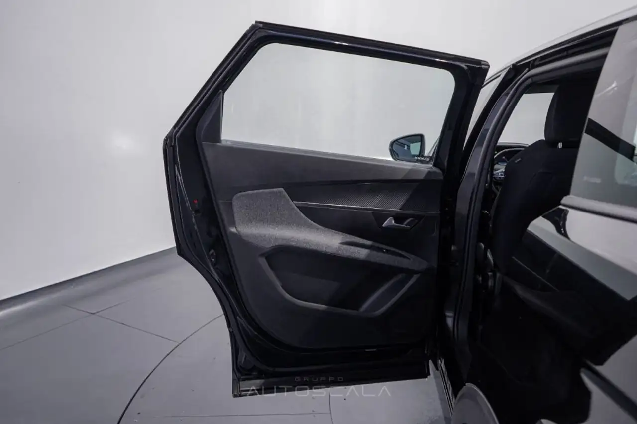 Peugeot 5008 1.2 PureTech Turbo 130cv S&S Active Pack 23