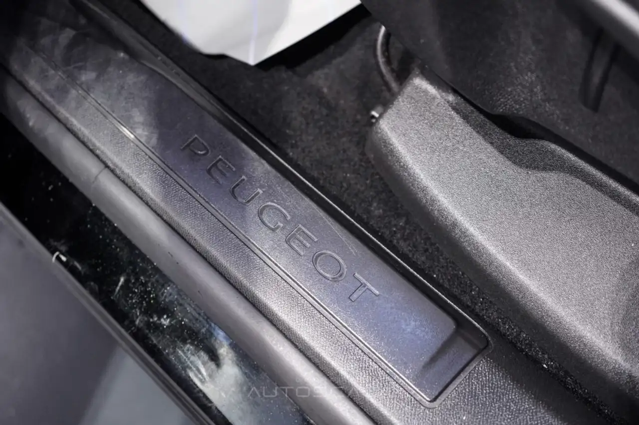Peugeot 5008 1.2 PureTech Turbo 130cv S&S Active Pack 13