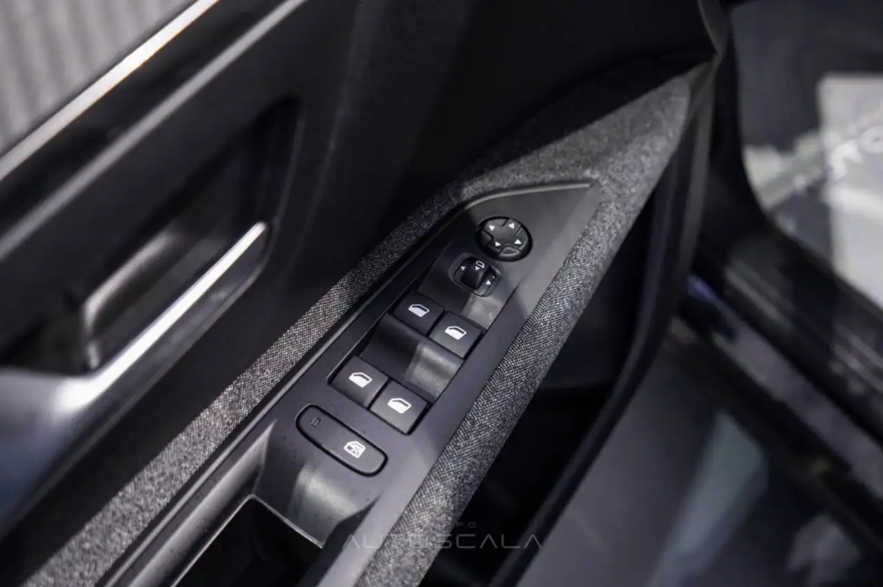 Peugeot 5008 1.2 PureTech Turbo 130cv S&S Active Pack 10