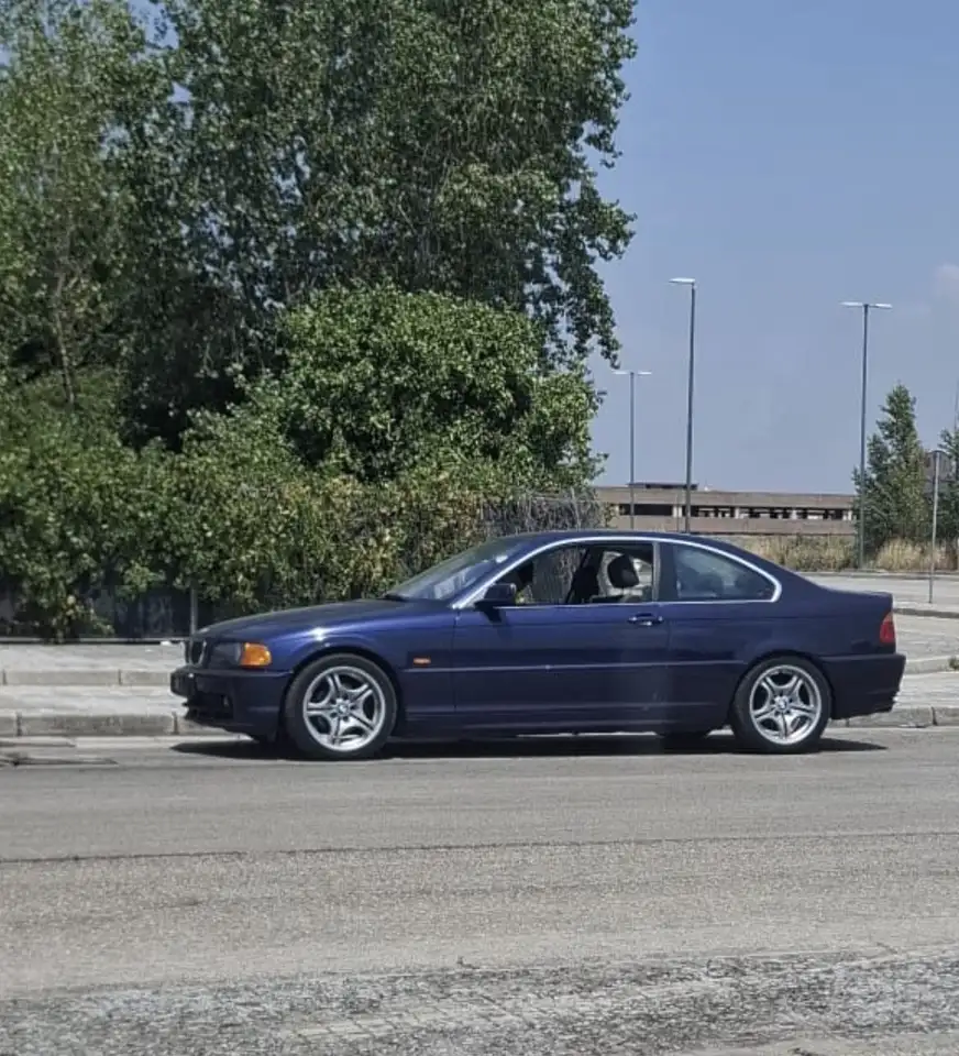 BMW 323i Coupe c/clima auto, foto 7