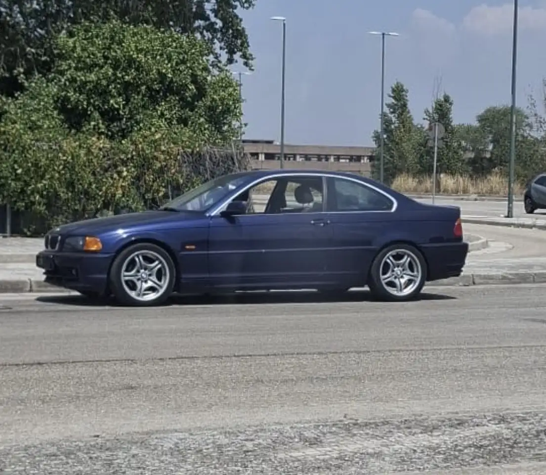 BMW 323i Coupe c/clima auto, foto 6
