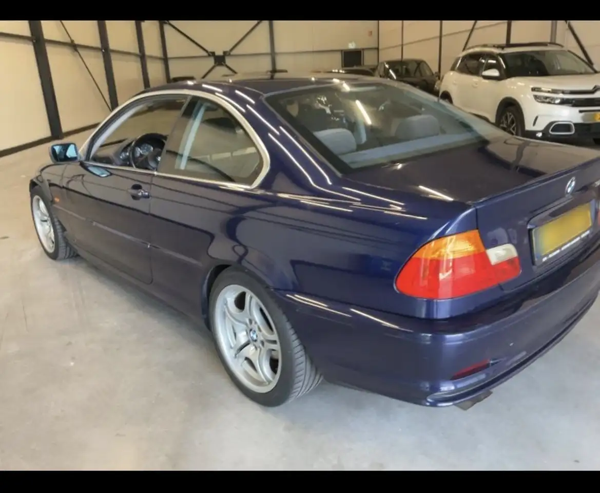BMW 323i Coupe c/clima auto, foto 8