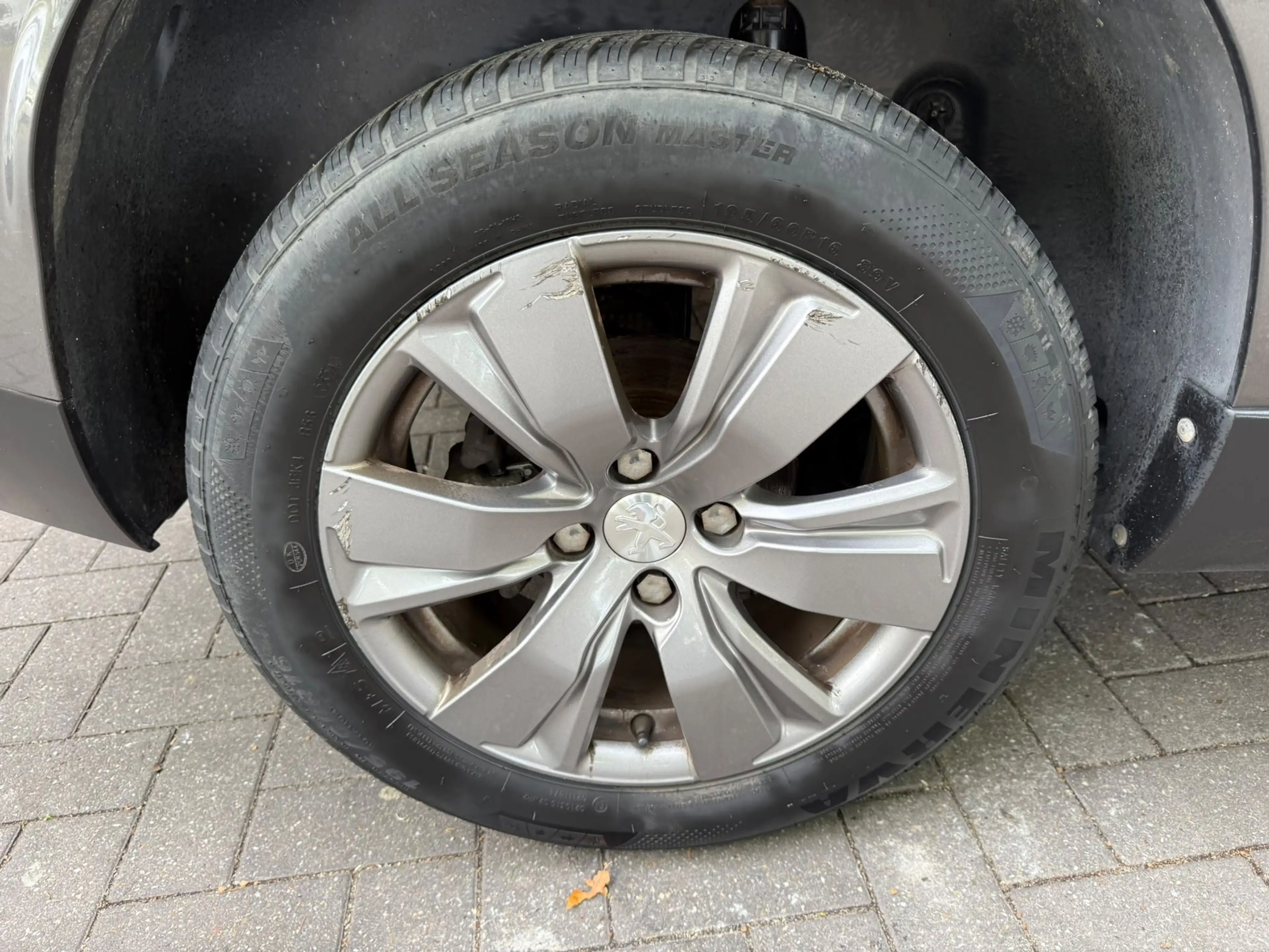 Peugeot 2008 1.2 PureTech Active|AIRCO|NAVI|NIEUWE APK — photo 6