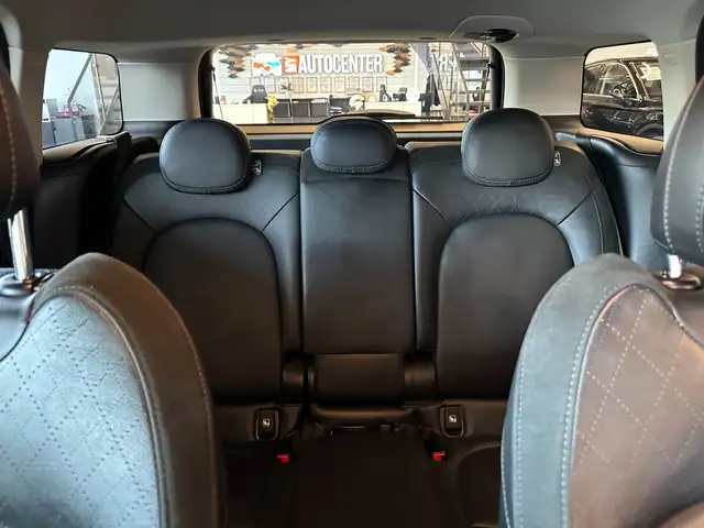 Mini Cooper view 13
