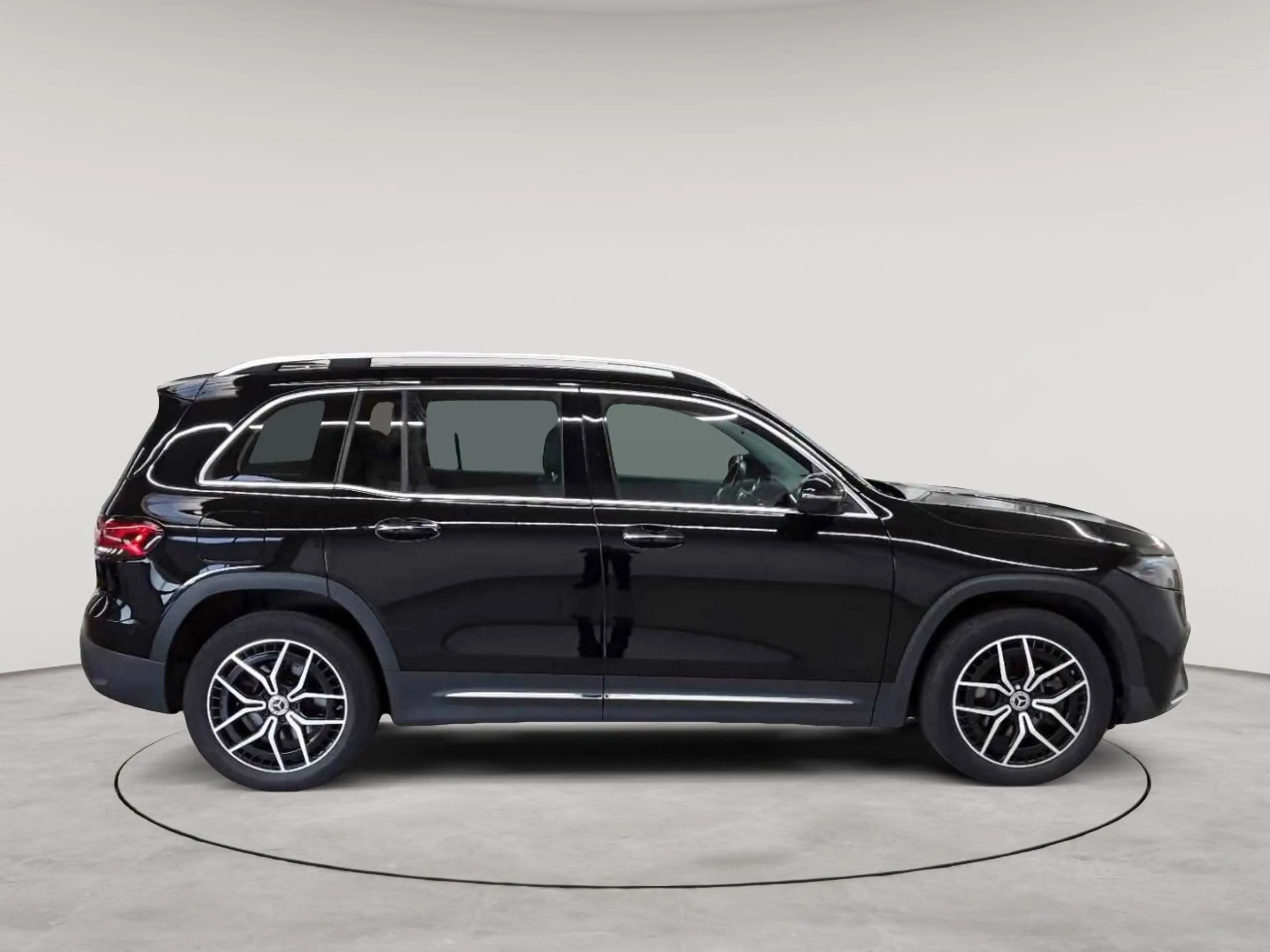 Mercedes-Benz EQB 250 EQB 250 AMG Line Advanced+ 7Si Pano — photo 3