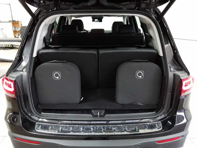 Mercedes-Benz EQB view 15
