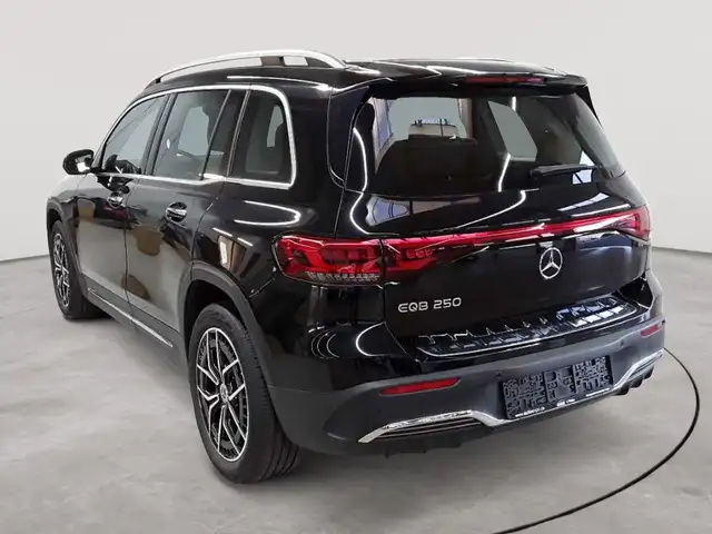 Mercedes-Benz EQB view 5